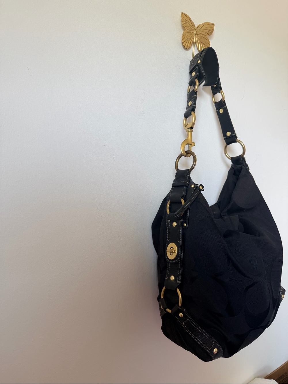 2007 Coach Carly Black Signature Large Hobo Shoulder Bag with Gold Hardware - Picture 2 of 8